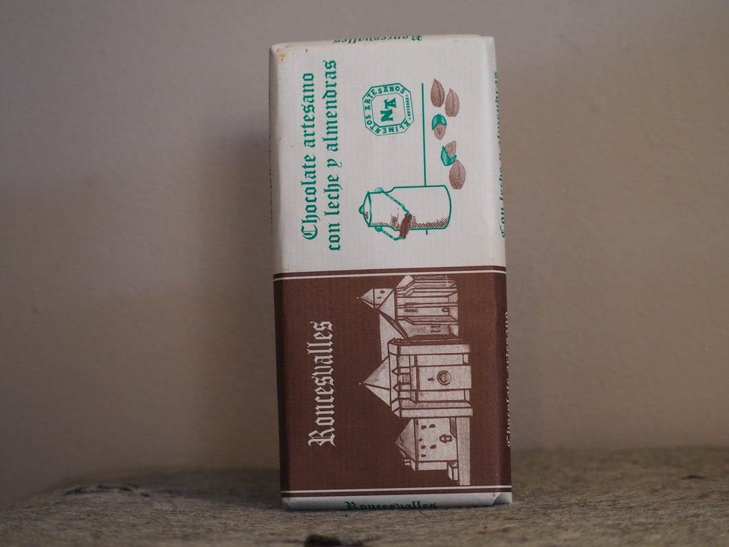 Chocolate artesano con leche y almendras